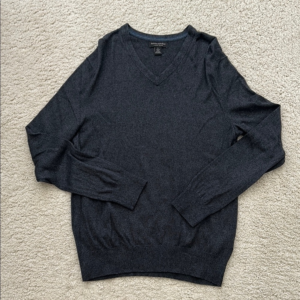 Banana Republic Black V-Neck Sweater Classic Knit